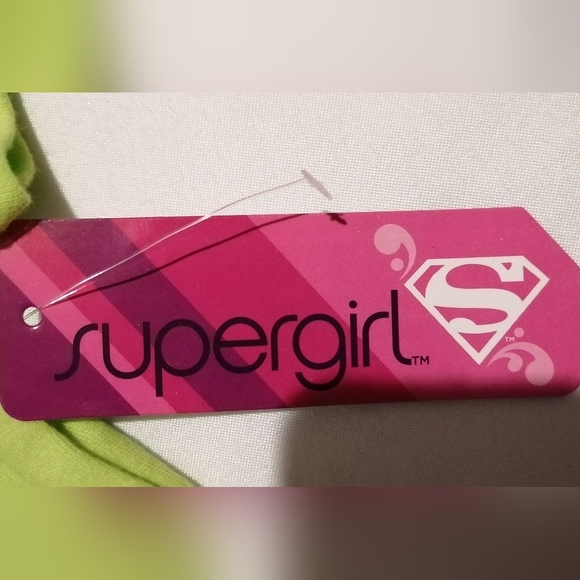 🔥SALE🔥 Supergirl DC Comics Baby Girl Onesie NWT Sizes 6 mths, 9 mths, 24 mths - Picture 5 of 7